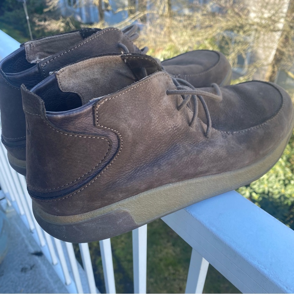 OLUKAI Lolti Puki Men's Chukka Boots Size 12 Brown Soft Suede Leather Ankle